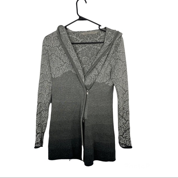 Athleta Gray and White Patterned Hooded Sweater - Picture 1 of 9